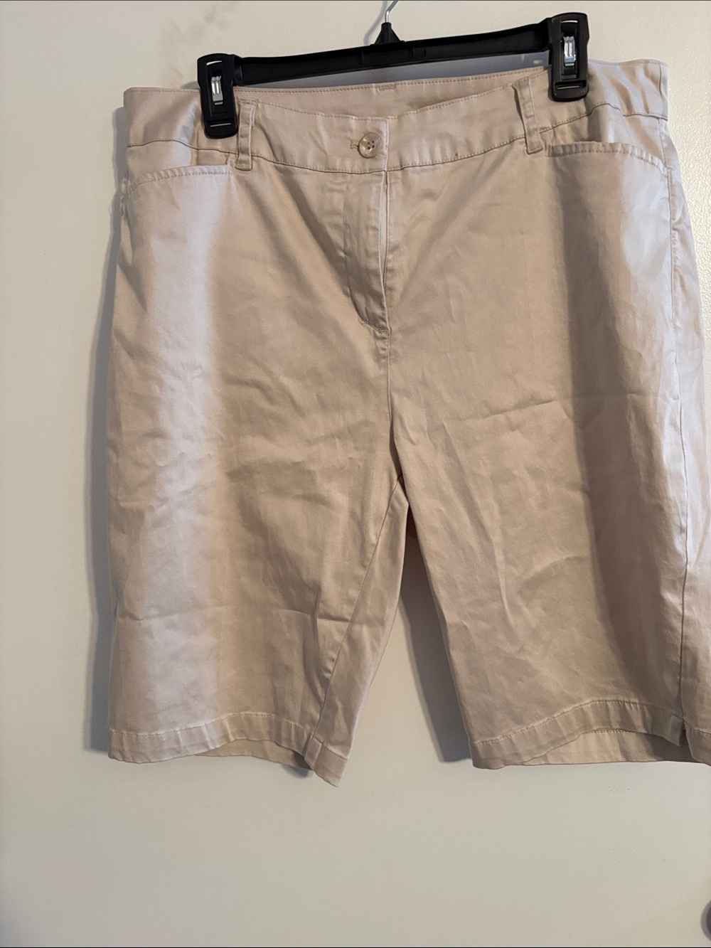 Lulu-B Women's Beige Bermuda Shorts